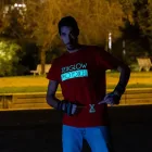 camiseta fotoluminiscente brilla en la oscuridad para hombre de la marca texglow modelo logo texglow.